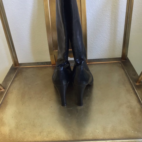 Boots - Picture 2 of 7